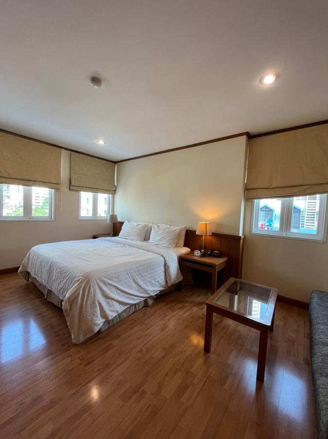 Jhouse Thonglor Bangkok Exterior foto